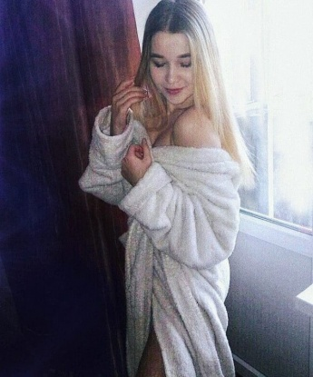 Эвелина, 24 года, 2 размер груди